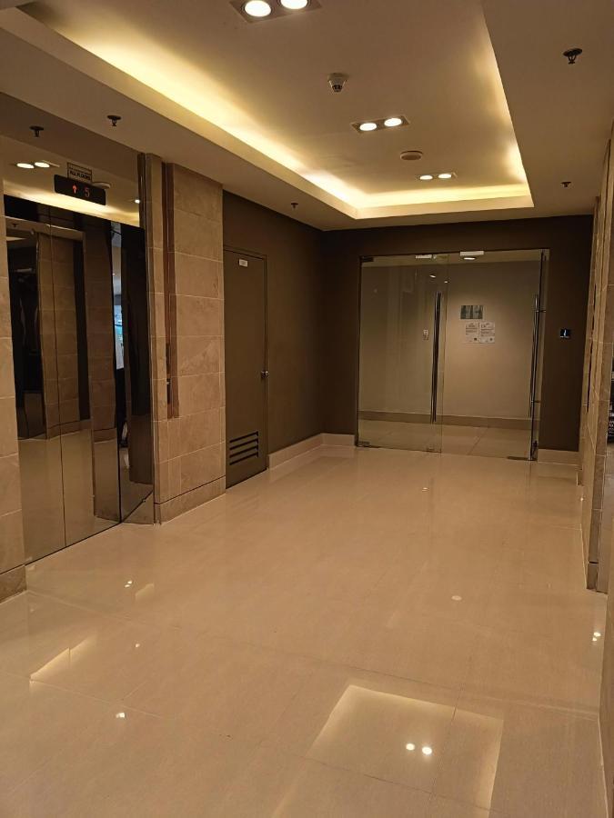 Sea Residences Moa - Paul Manila Dış mekan fotoğraf